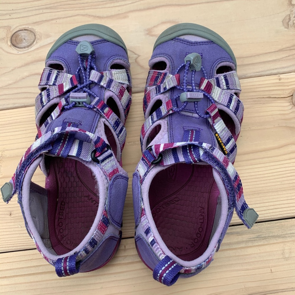 Girls Keen Sandals VGUC - Size 2